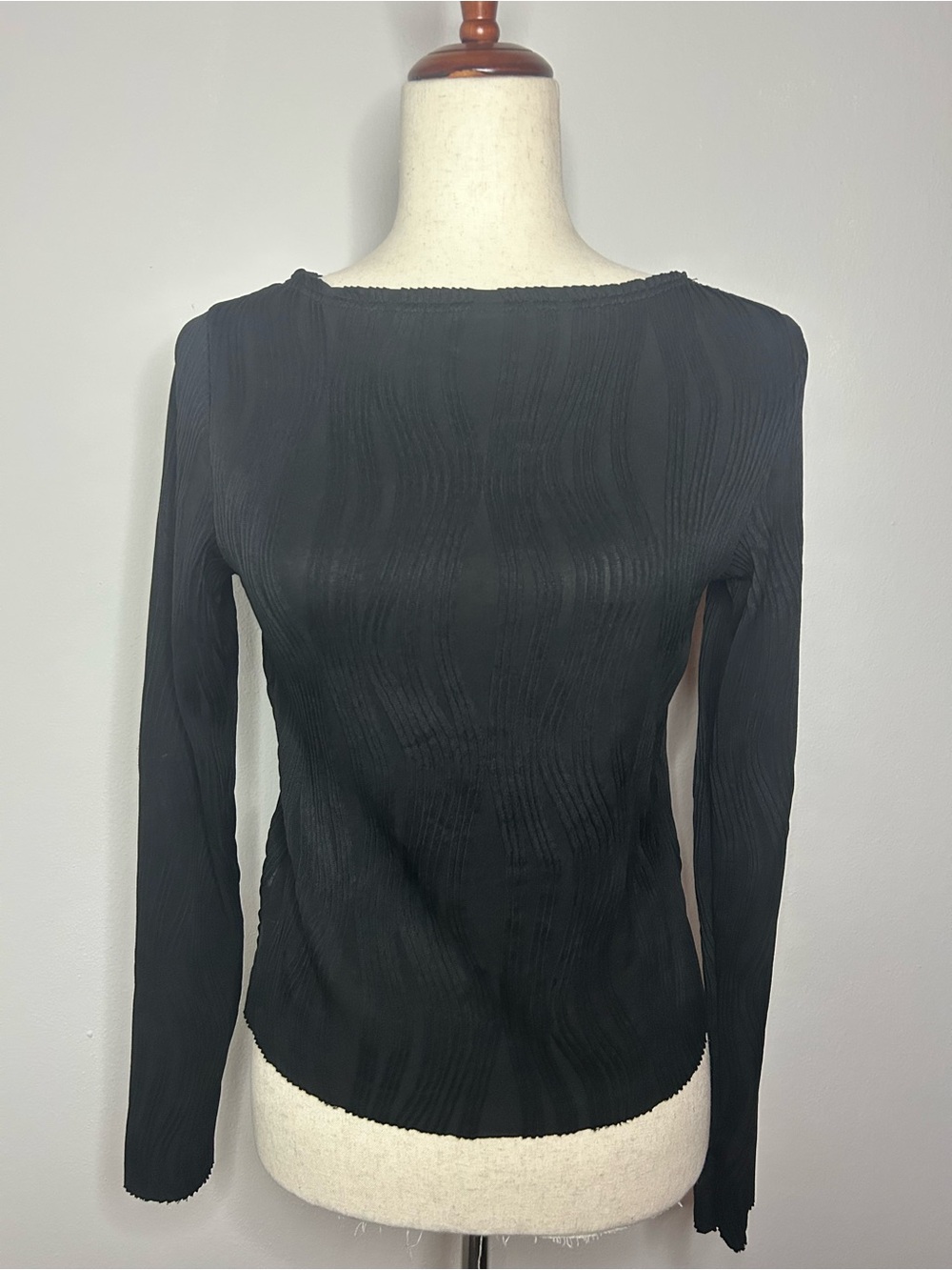 Women's Black Long Sleeve Textured Boatneck Ripped Ruffled Top